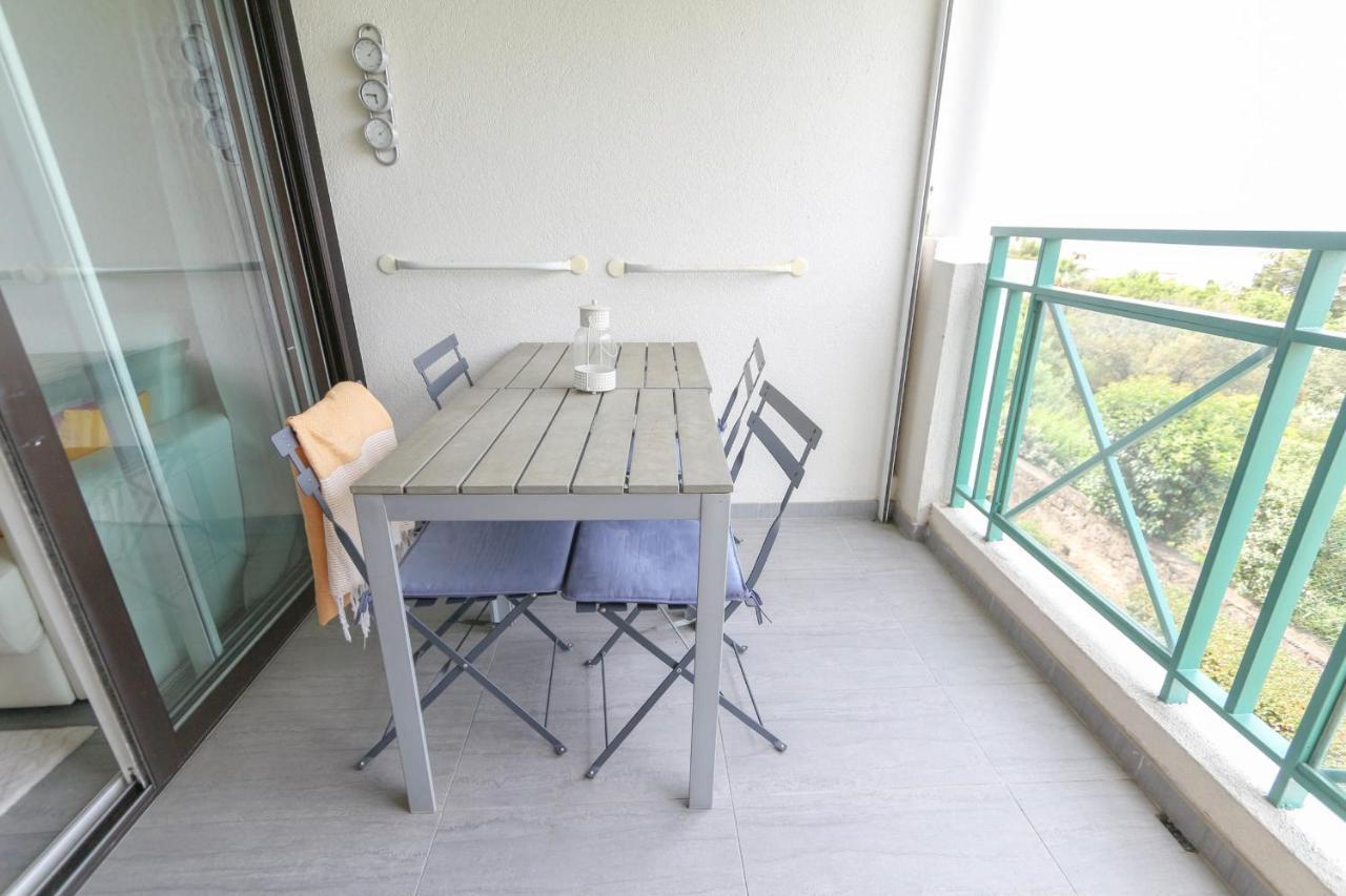 Apartment With Ac Terrace Sea View Swimming Pool Parking -benakey