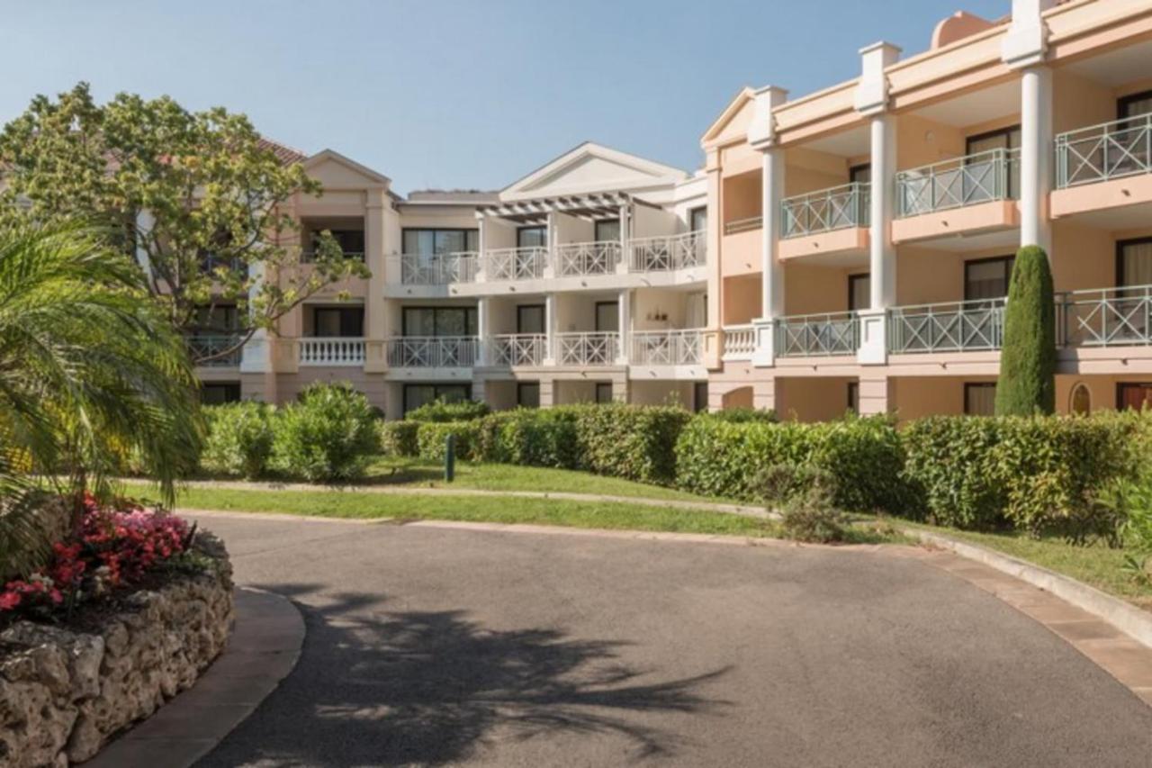 With Ac Terrace Sea View Swimming Pool Parking -benakey