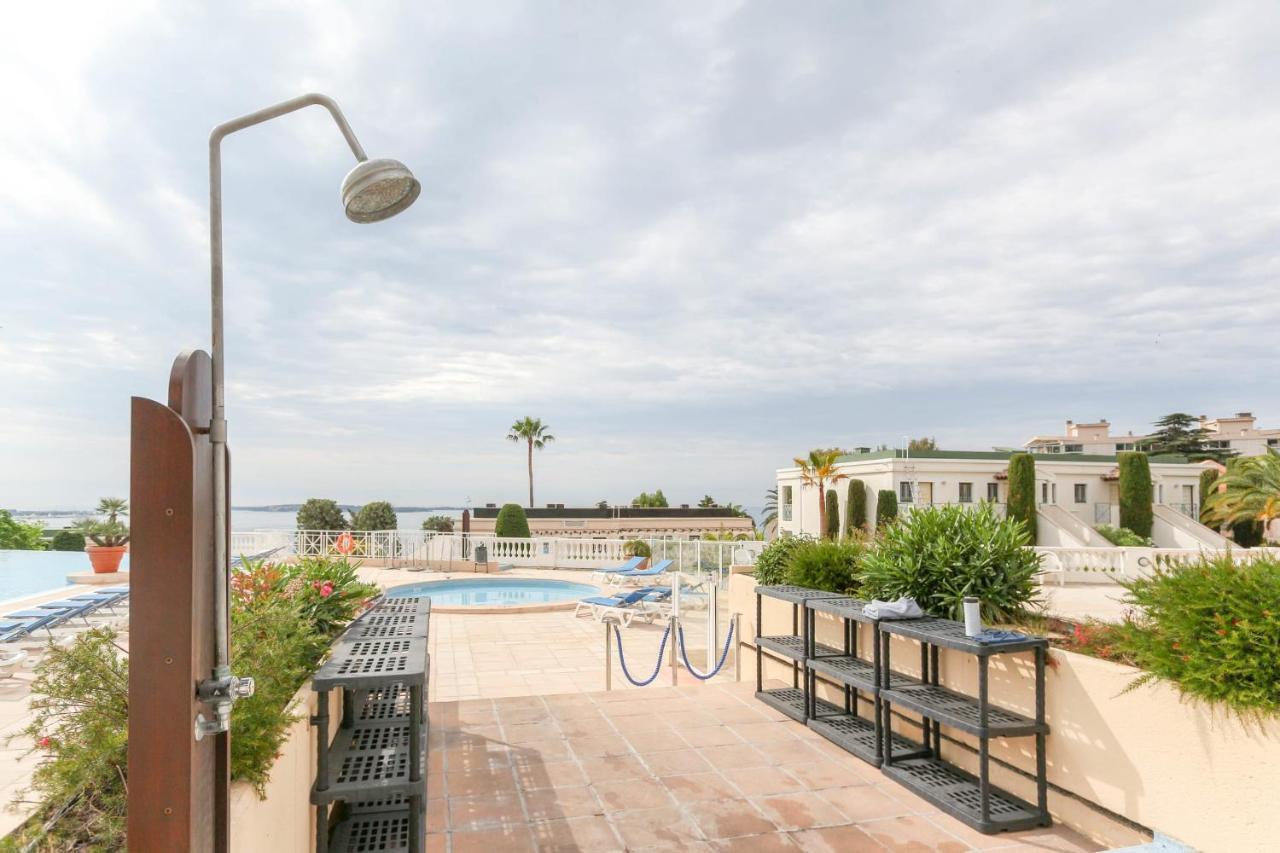 With Ac Terrace Sea View Swimming Pool Parking -benakey Apartment