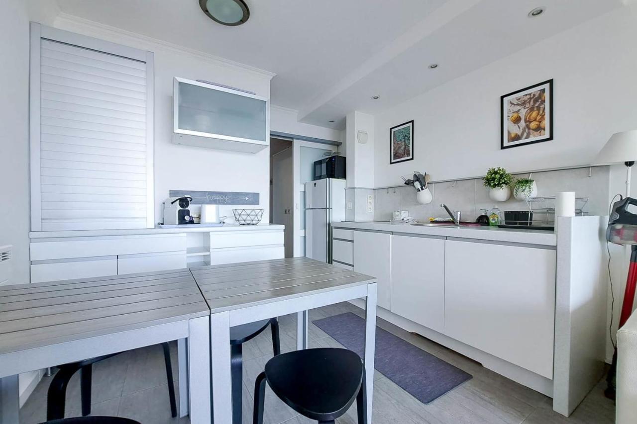Apartment With Ac Terrace Sea View Swimming Pool Parking -benakey *